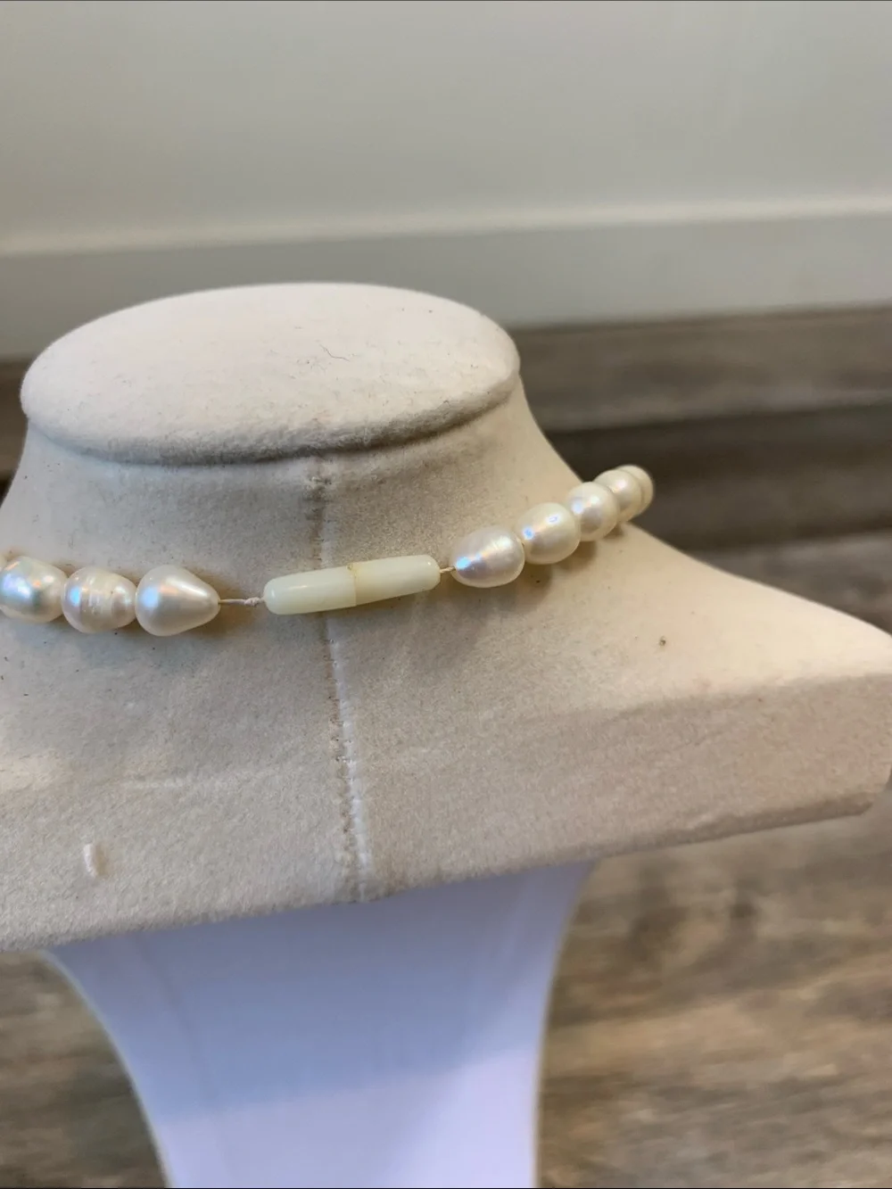 Vintage Classic White Faux Pearl Necklace - Elegant Women's Jewelry